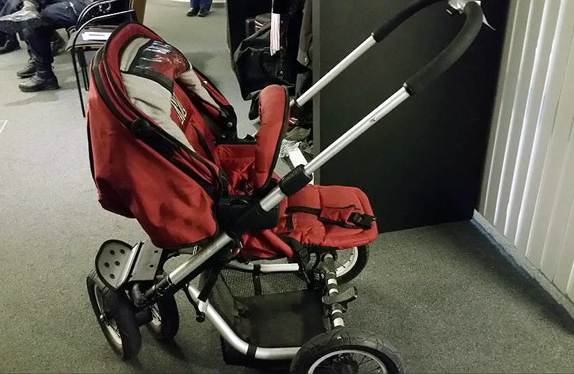buggy achtergelaten op station sittard