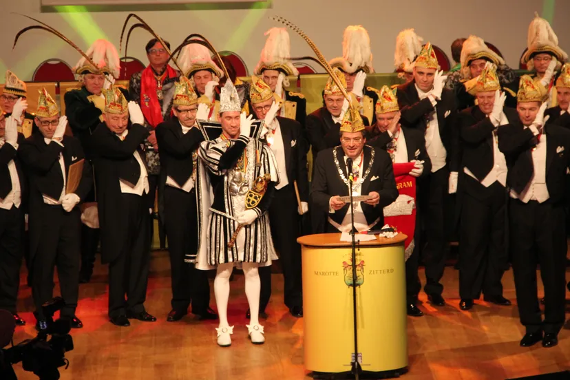 buooykduk5vy4yd0of4tjeeax uitroepingszitting