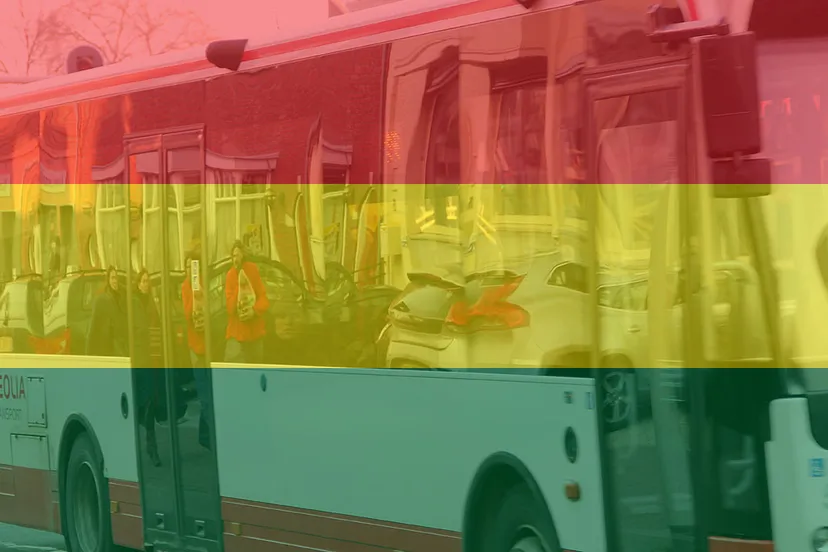 bus veolia rood geel groen carnaval