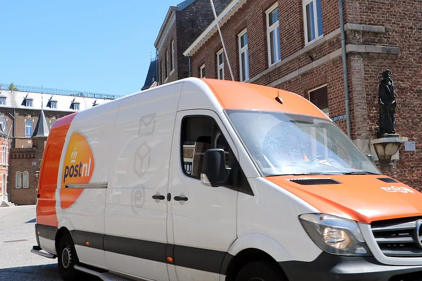 busje postnl post postnl