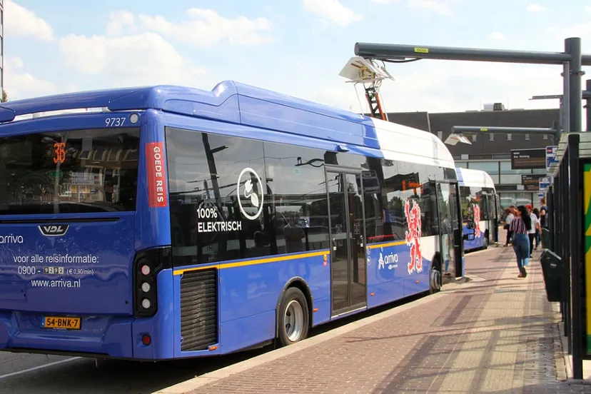 bussen arriva busstation station bus elektrisch