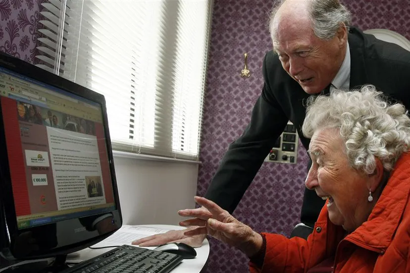bzaq622bssc2vmnwzy7nd0d1k bejaardenopaenomacomputerinternetseniorengrootoudersoude 2