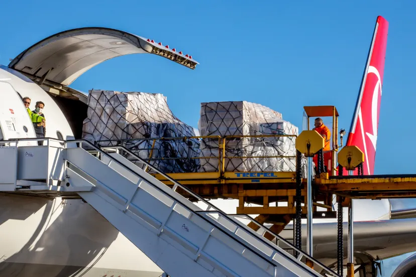 cargo inladen 8r7a5283 klein