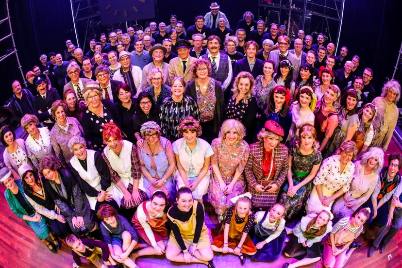 cast crew zittesje revuu oukouk 2022 foto roel gai