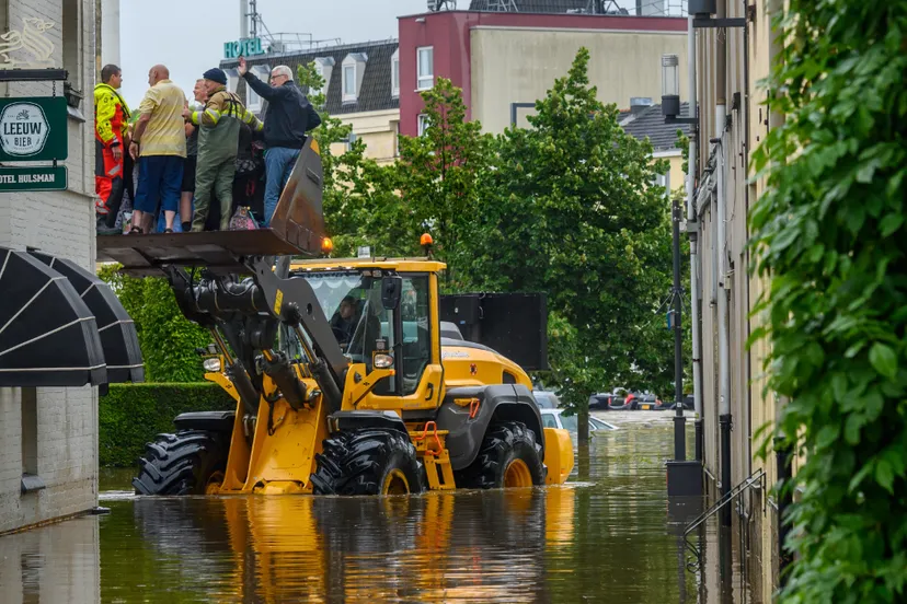 cc johannes timmermans evacuatie valkenburg in volle gang