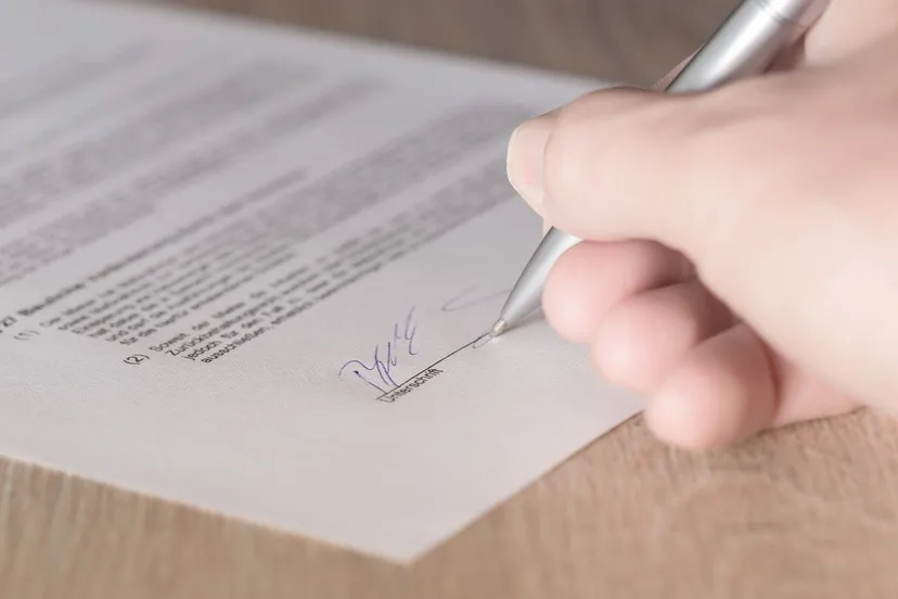 cc0 andreas breitling via pixabay contract 1464917 1280