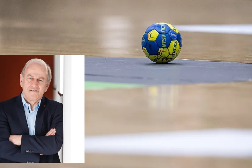 cees sterk nieuwe voorzitter lions handbal bal op vloer sporthal