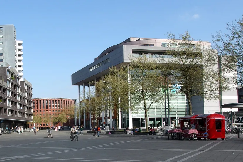 ceramique mark ahsmann cc by sa 30 via wikimedia commons