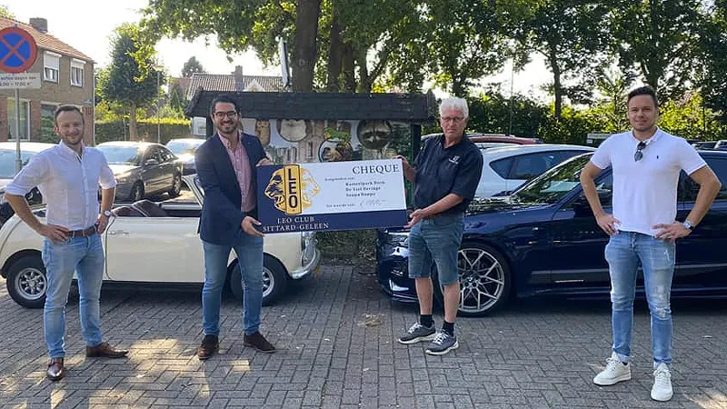 cheque leo club sittard geleen voor kasteelpark