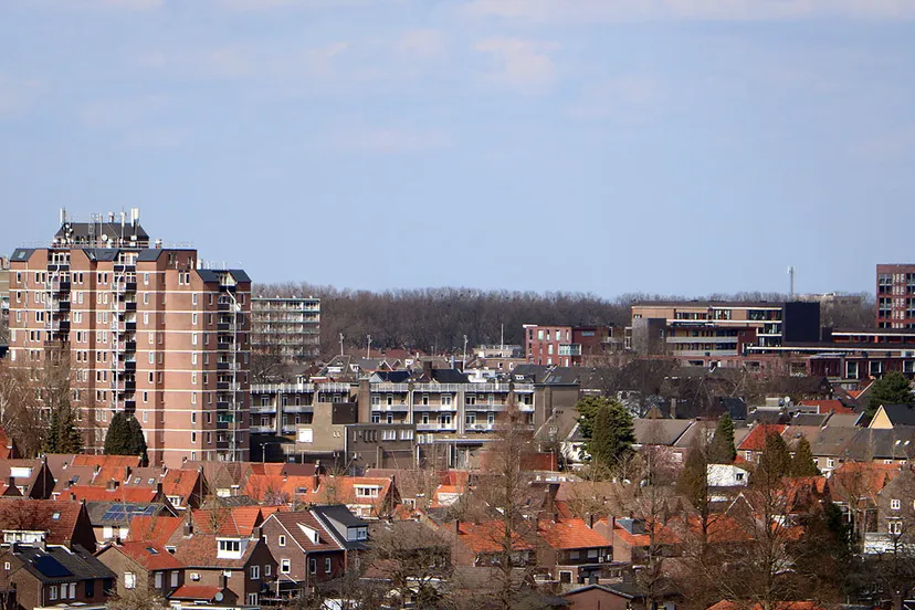 cityflat geleen en flat herenhof gezien vanaf dak van goyenflat