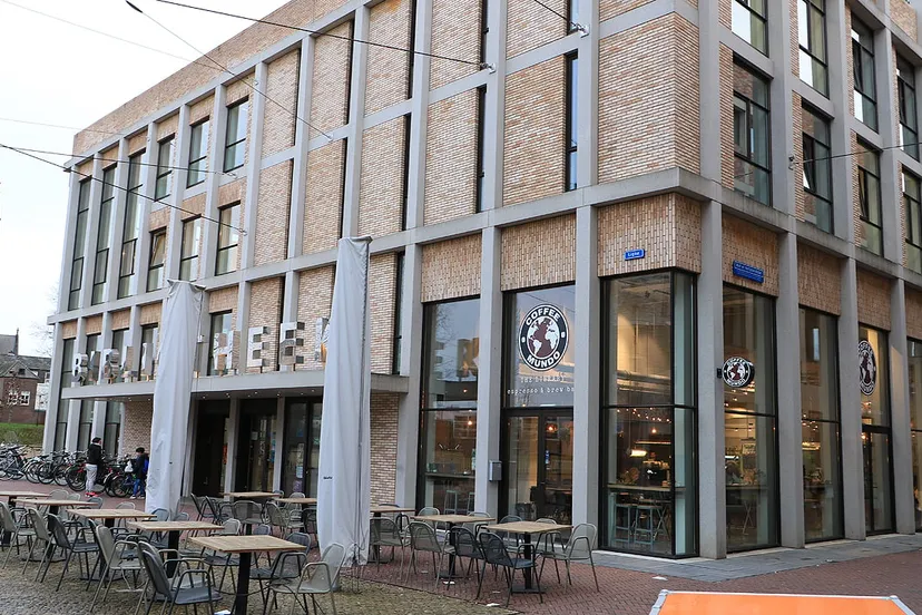 coffee mundo the library