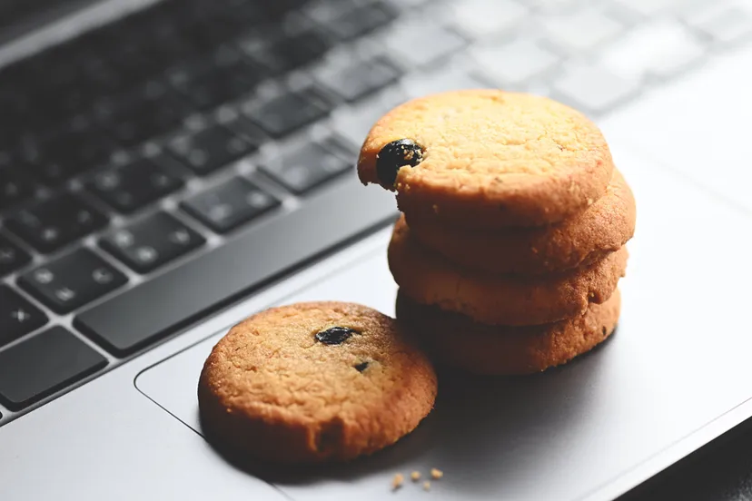 cookies internet laptop