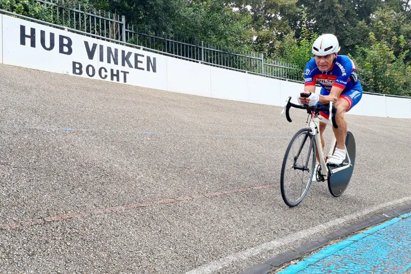 cor van der sluijs verbetert uurrecrod wielerbaan geleen