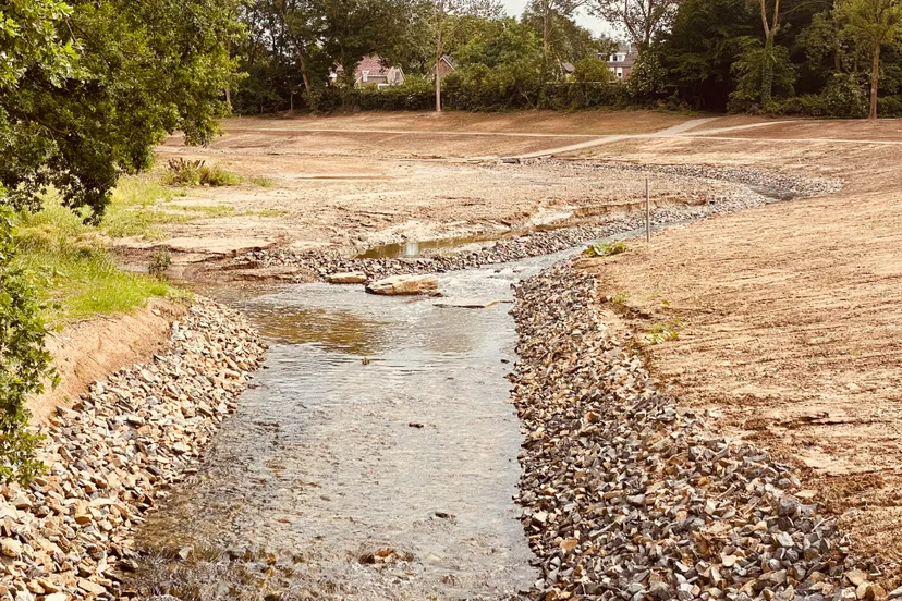 cotelbeek met rechts de vistrap richting ophovenermolen