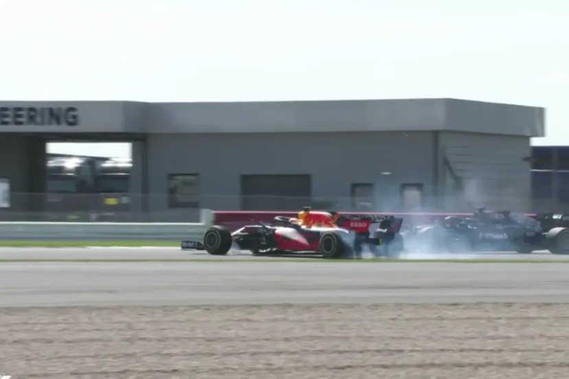 crash verstappen op silverstone na touche door hamilton