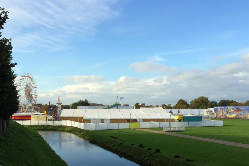 cymoj5bdwsxr9cxli4uxdg9q6 feestterrein zo goed als klaar