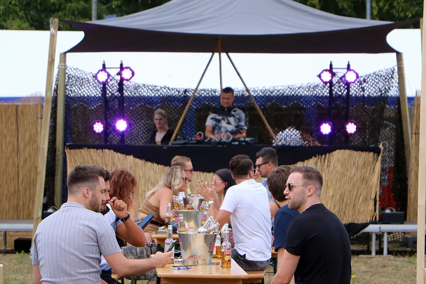 dark boutique sitdown fetival stein 1