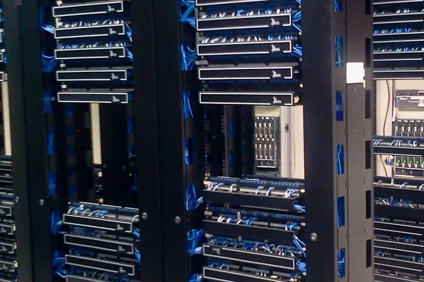 datacenter 286386 1920 servers cc0 via pixabay