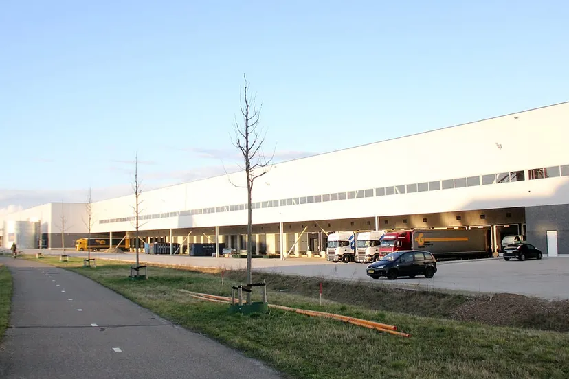 dc distributiecentrum loods holtum noorf leeyen vastgoed