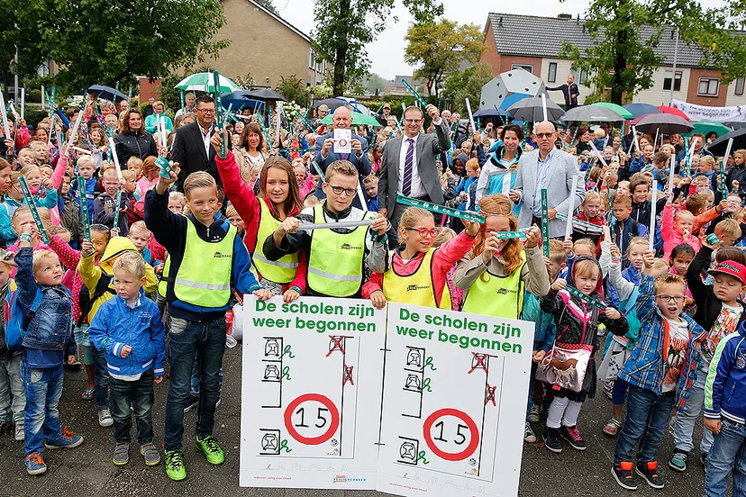 de scholen zijn weer begonnen vvn pearle opticiens hr