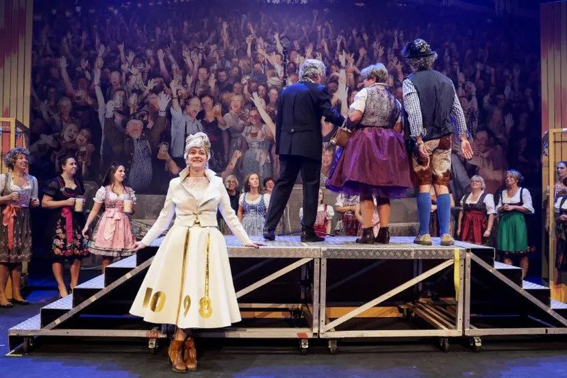 de tied oppetied marlou obers zittesje revuu 2016