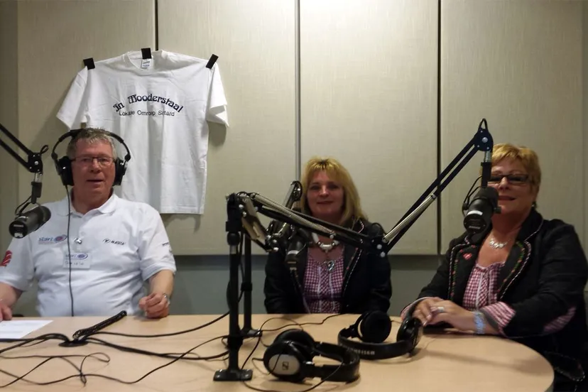 dick van der lei in mooders taal speld van verienste laatste uitzending