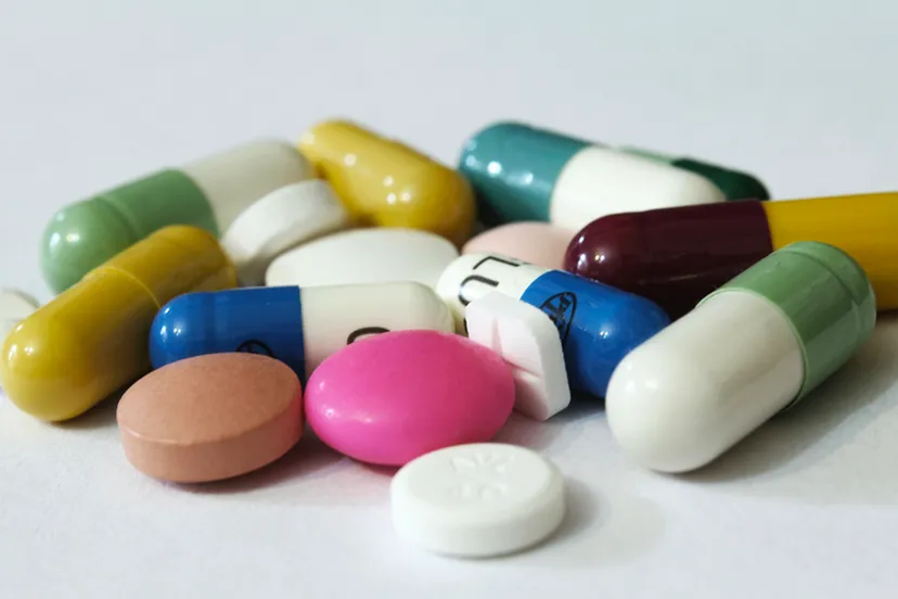 diverse medicijnen pillen tabletten capsules apotheek