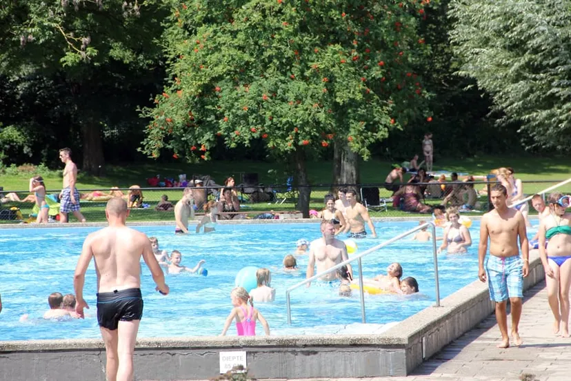 dn8kz09noabmkayqv8wxubfjt tropische 19 juli zwembad de nieuwe hateboer