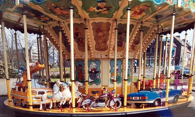 draaimolen motoren gestolen