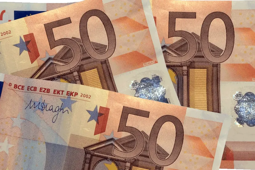 drie biljetten van 50 euro vijftig euro 150 euro