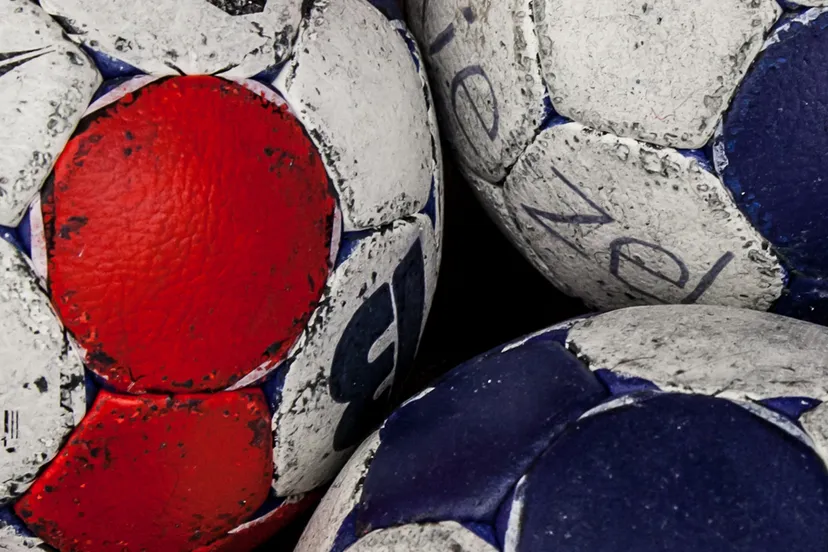 drie handballen handbal kiezel ron philips sporteven foto