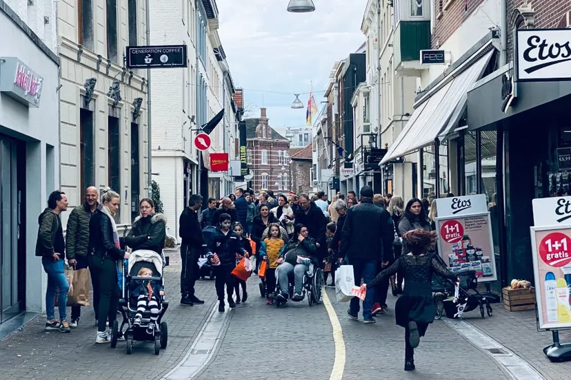 drukte op de brandstraat in sittard