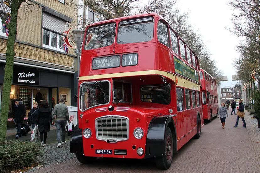 dubbeldekkers in de raadhuisstraat 2