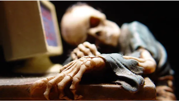 dvxgapxgtbnlbu9449ss54bl9 games verslaving skelet achter pc