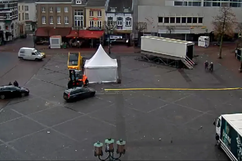 een troosteloze markt in sittard op carnavalsmaandag
