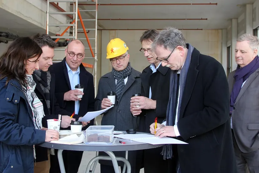 eerste handtekeningen in ligne 14 maart 2016