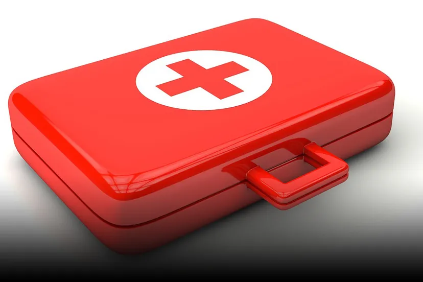 ehbo koffer cc0 via pixabay met verlooptint onderaan