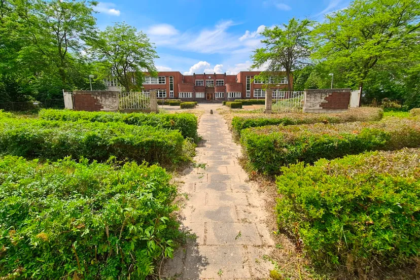 entree loongebouw maurits opgeknapt