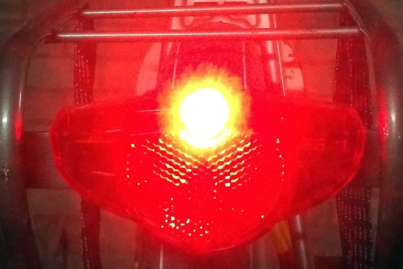 f1se3xaaiqpkwry6lyz590x93 achterlicht fiets