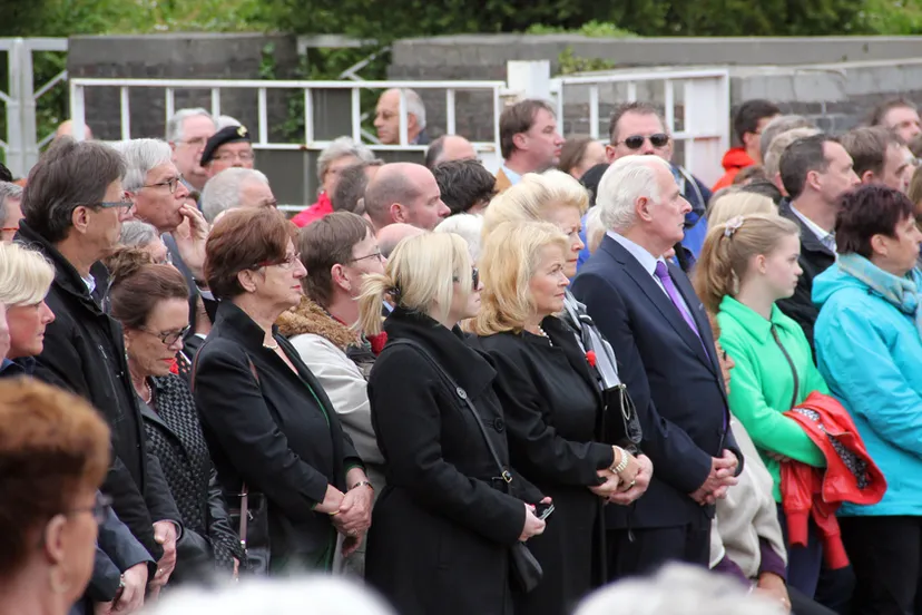 f39iynpgvm17uw4a1m4ctn7by dodenherdenking 2014 grote belangstelling