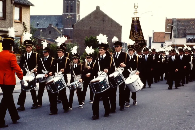 fanfare juliana holtum