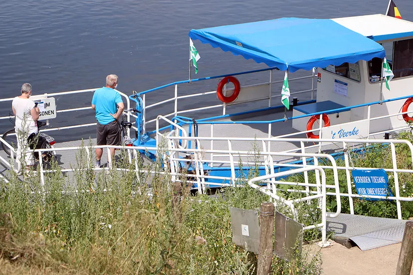fiets en voetveer t veerke grevenbicht