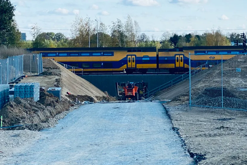 fietsers en voetgangerstunnel raadskuilderweg