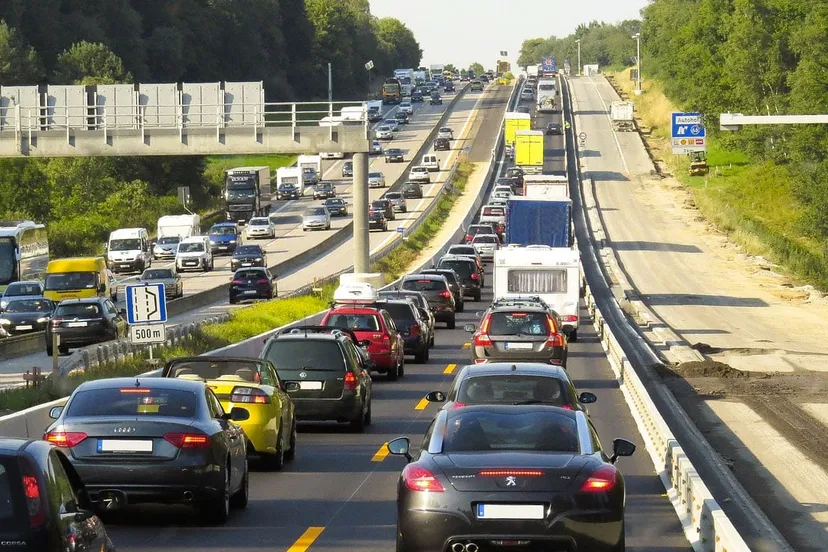 file druk autoverkeer vakantie