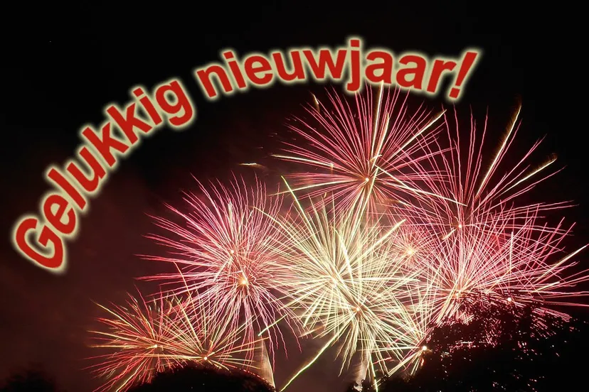 fireworks 1783230 1280 vuurwerk nieuwjaar 2017 gelukkig nieuwjaar