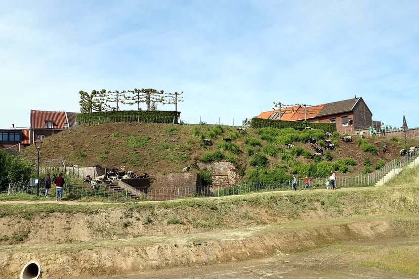 fort sanderbout te grazen genomen