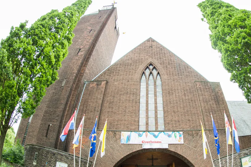 foto parochie overhoven 1 entree heilig hartkerk