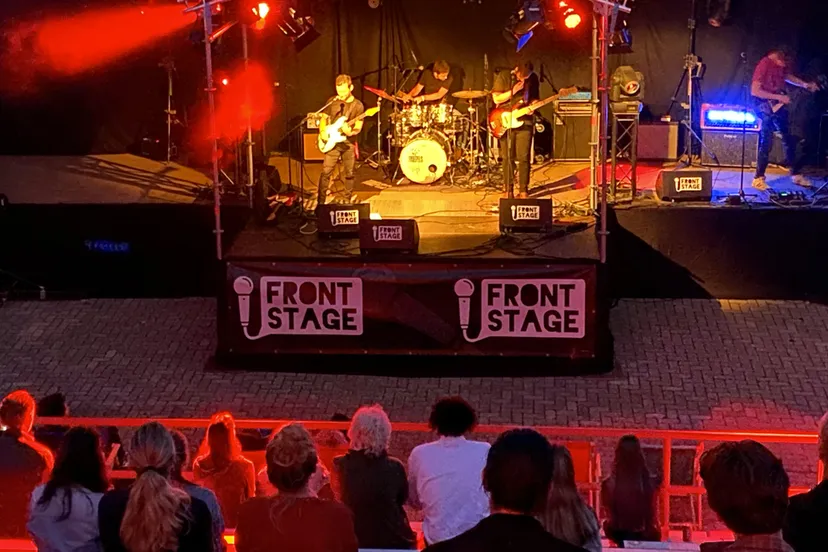 frontstage finales 043 en 046