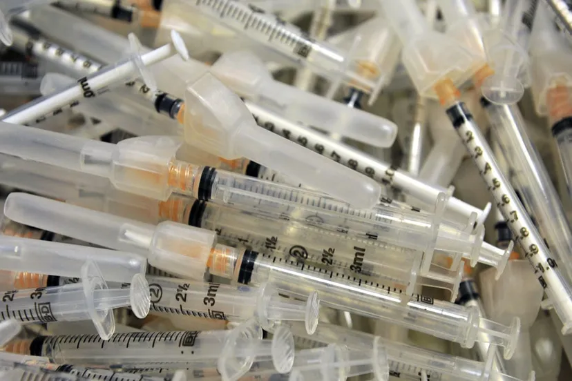 gebruikte vaccinspuiten cc0