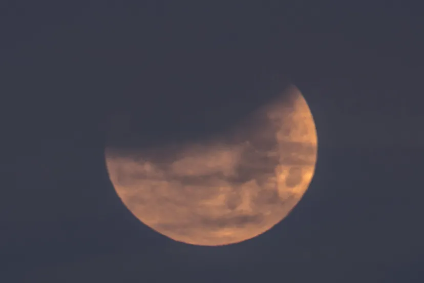 gedeeltelijk maansverduistering